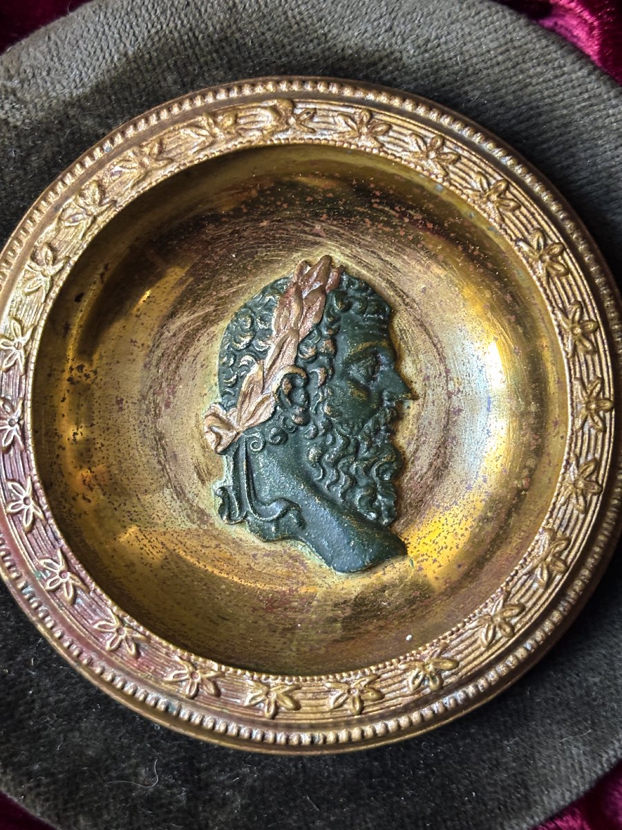 Médaillon en bronze doré - Profil d'Empereur Romain, XIXe siècle-photo-2