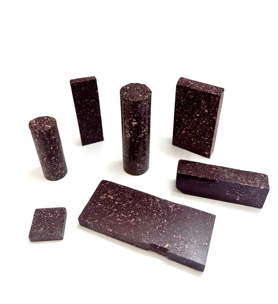 Set Of 7 Small Pedestals And Plaques Made Of Egyptian Imperial Porphyry -photo-3