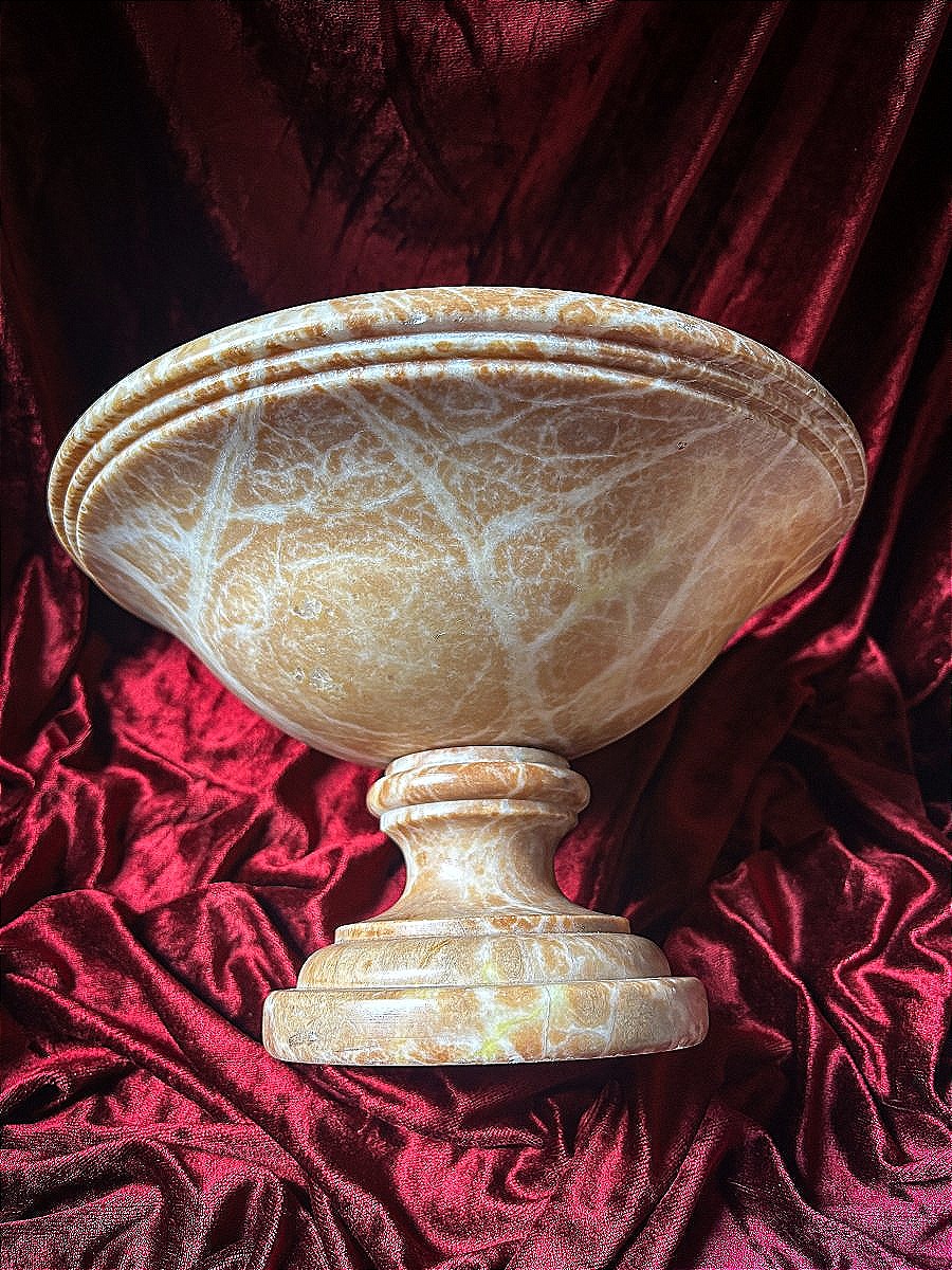 Coupe sur piédouche en albâtre néoclassique 