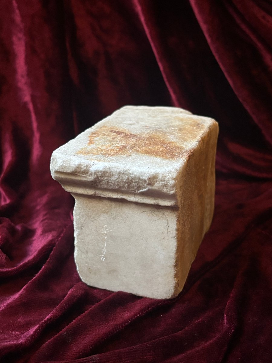 Sculpted Marble Fragment—probably From The Roman Period, 3rd–4th Century -photo-2