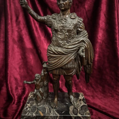 Premiere-Image-1736779