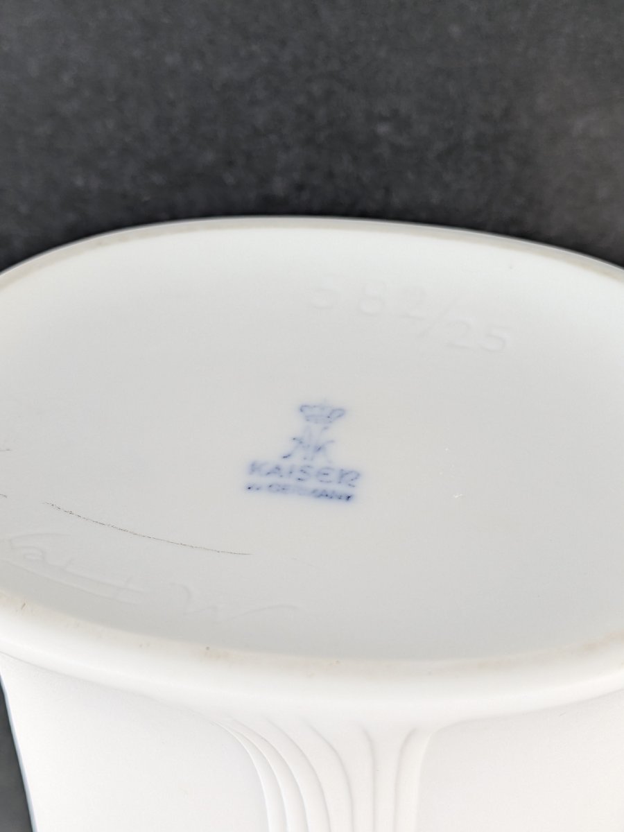 Kaiser W Germany M Frey Biscuit Vase-photo-1