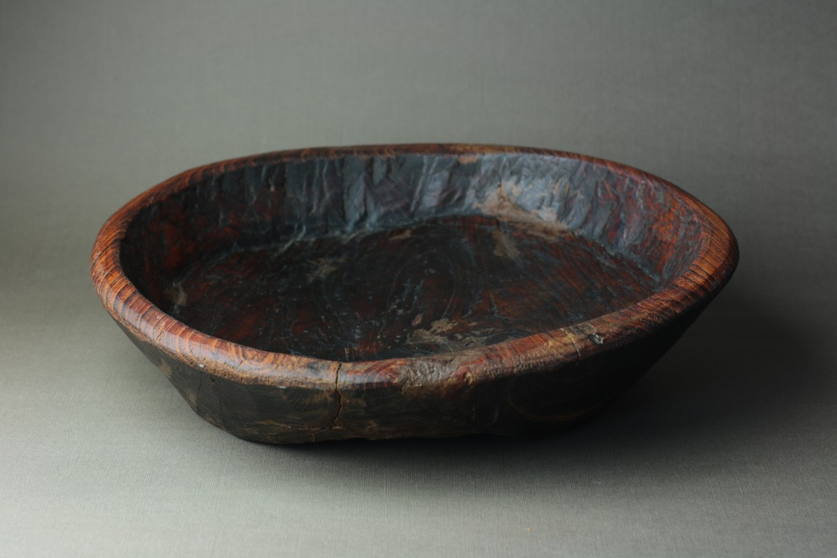 Grande coupe, monoxyle, en noyer massif, Ardeche, France, XIXe siècle