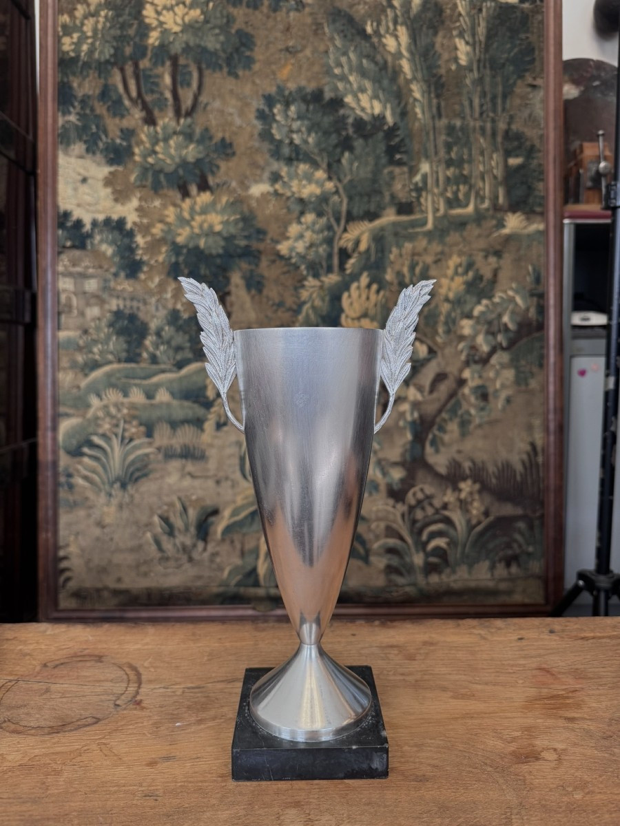 Vase, coupe trophée moderniste (Art Déco) en métal argenté, Elie Mardini, orfèvre à Paris 1930-photo-2