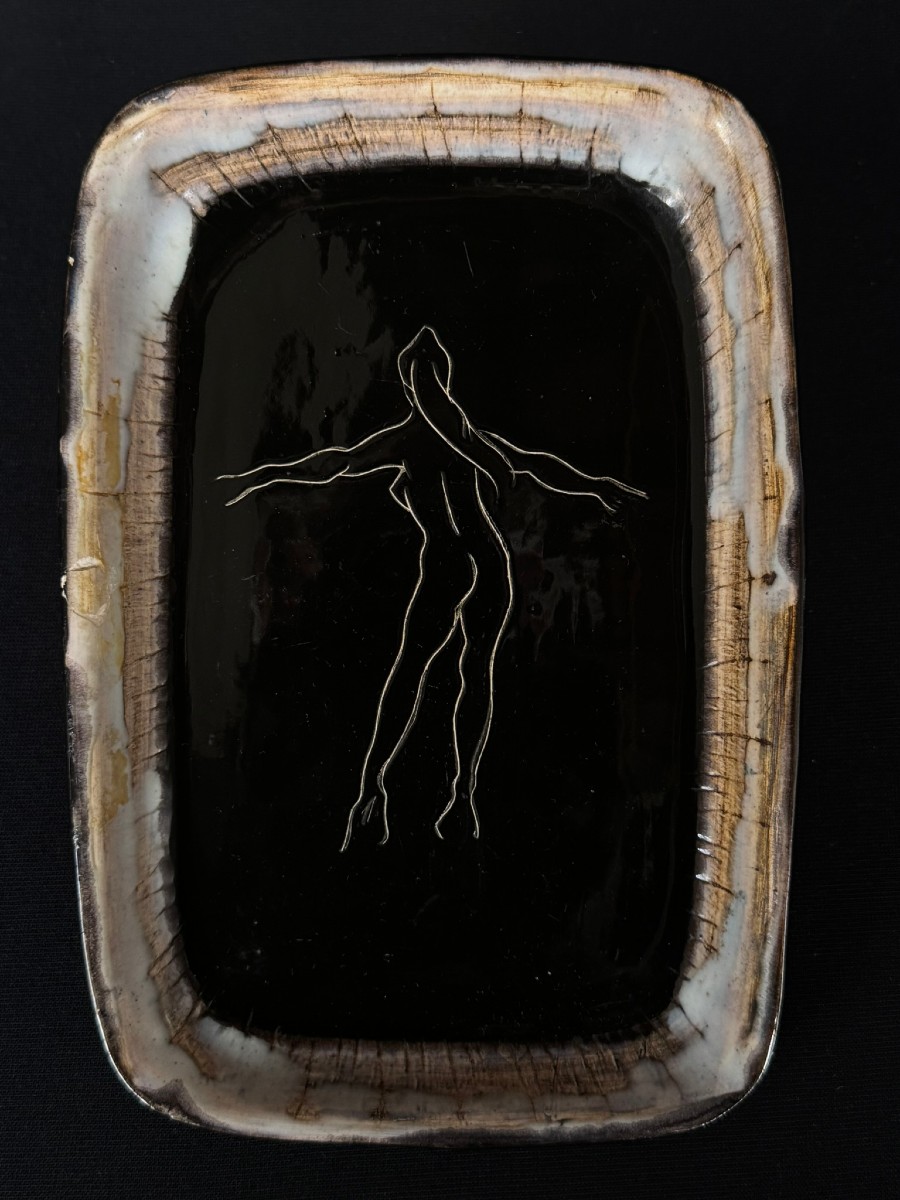 Plat en Céramique, Atelier Cerenne – Vallauris, Nu féminin, Circa 1950