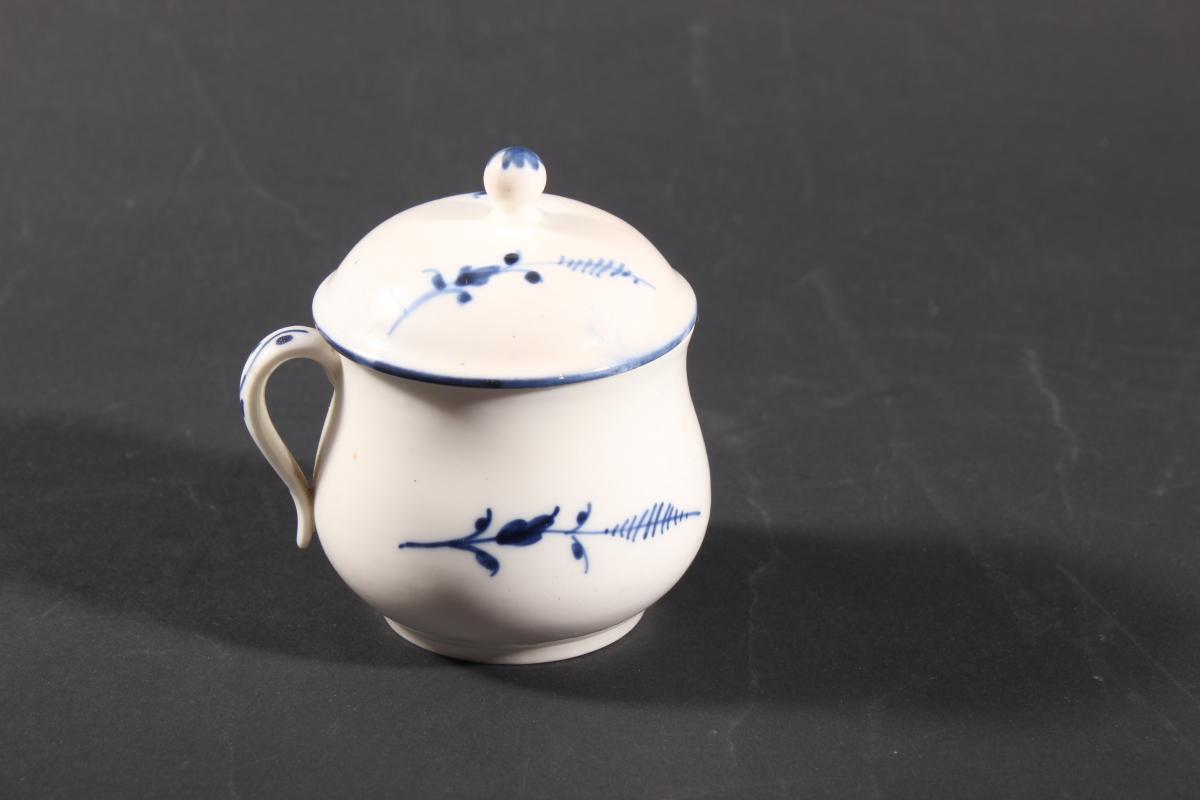Pot à Créme, Porcelaine Tendre De Chantilly XVIIIéme-photo-2