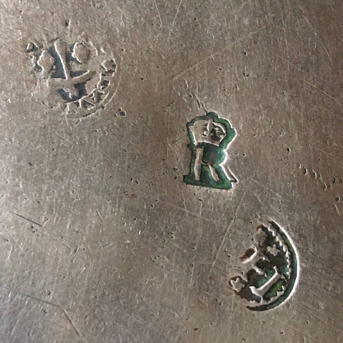 Bassinoire En Cuivre Au R Couronné Et Poinçons De Dinandier -photo-3