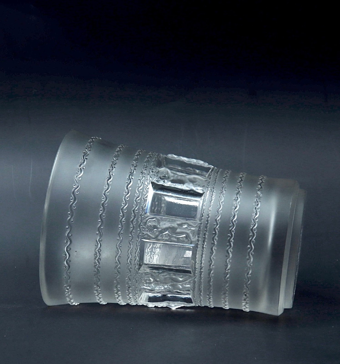 René Lalique - Vase - « Florence » -  vase Art déco français en verre satiné, 1937-photo-2