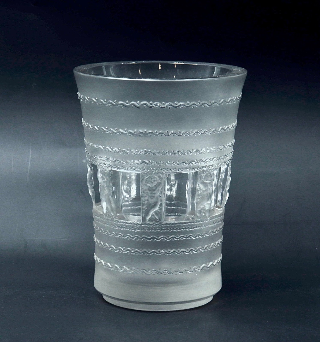 René Lalique - Vase - « Florence » -  vase Art déco français en verre satiné, 1937