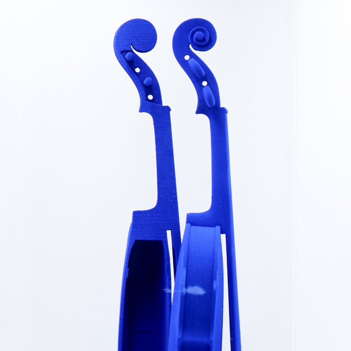 Arman – Homage To Yves Klein, 1993 – Ikb Violin Under Plexiglas – Hc 3/14-photo-2