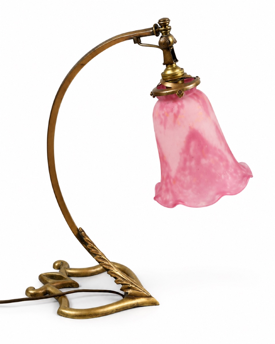 Daum Nancy - Élégante lampe de table  Art nouveau - Tulipe en verre marmoréen, vers 1900