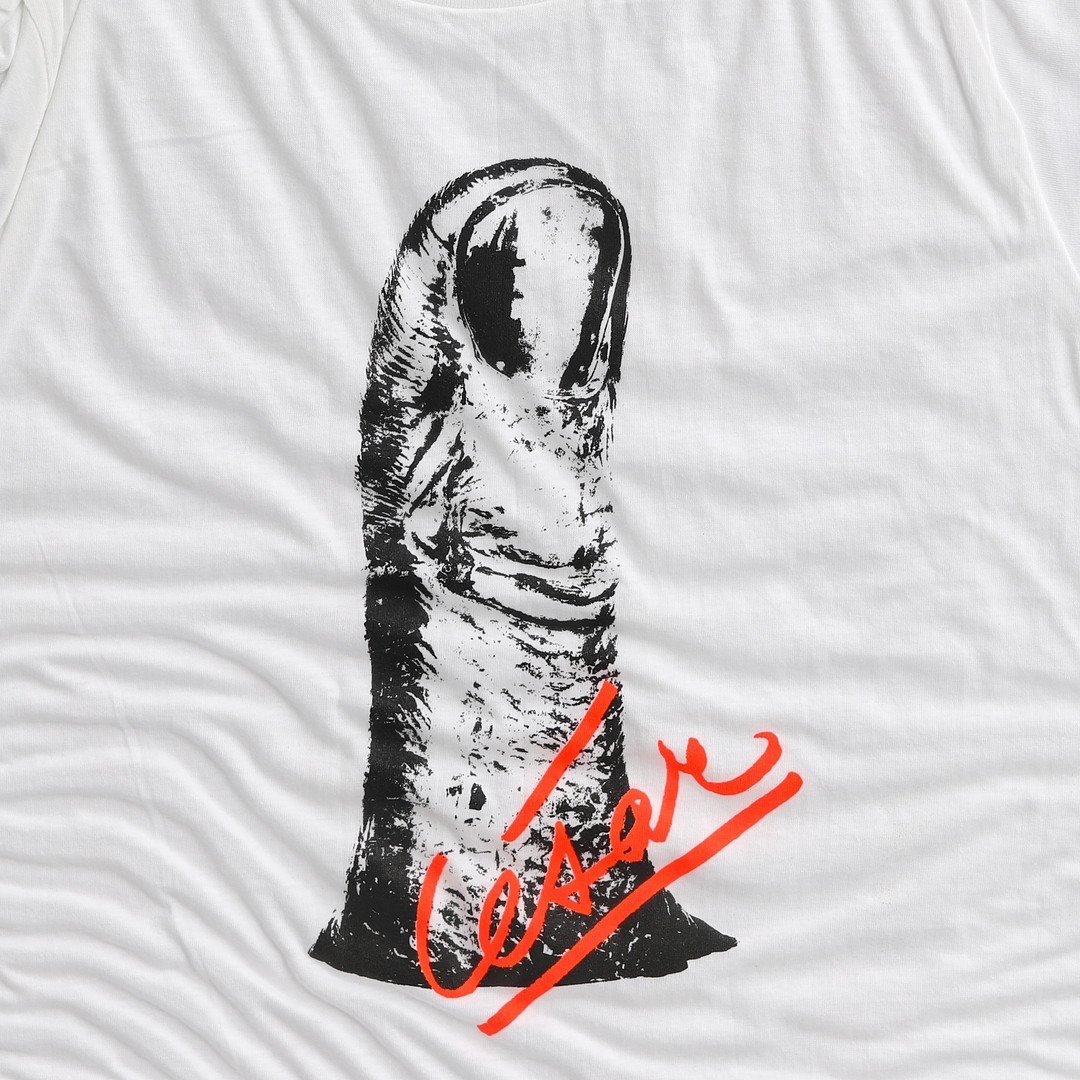 César, T-shirt - *le Pouce* (1988) – Rare Limited Edition, Signed 10/13 – Gkm Gallery, Malmö-photo-3