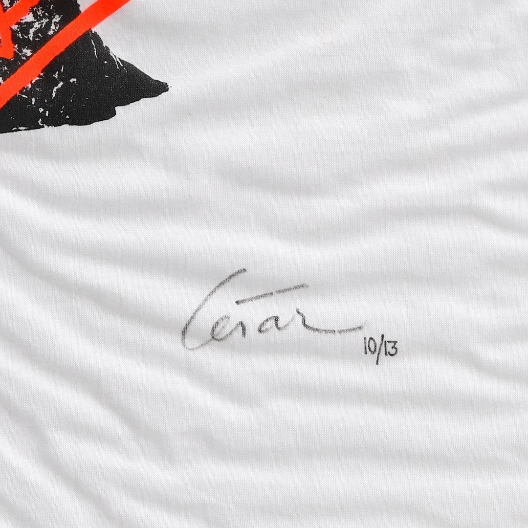 César, T-shirt - *le Pouce* (1988) – Rare Limited Edition, Signed 10/13 – Gkm Gallery, Malmö-photo-4