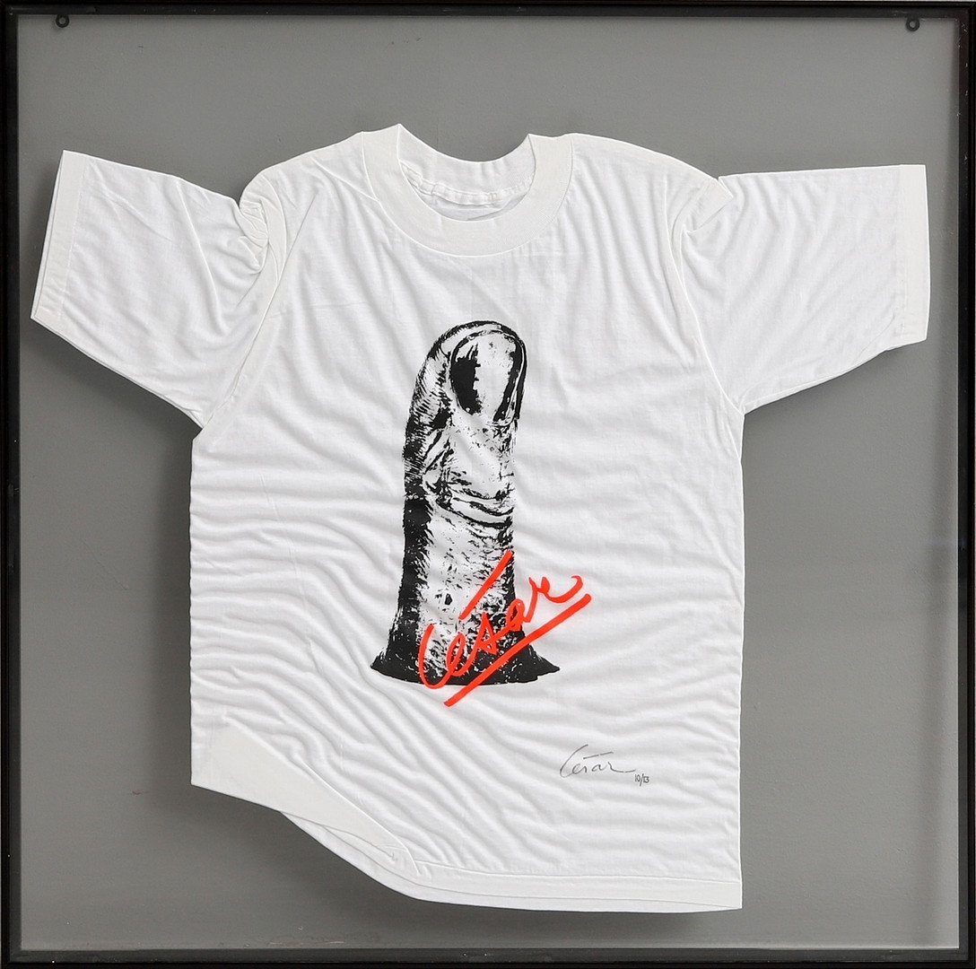 César, T-shirt - *le Pouce* (1988) – Rare Limited Edition, Signed 10/13 – Gkm Gallery, Malmö