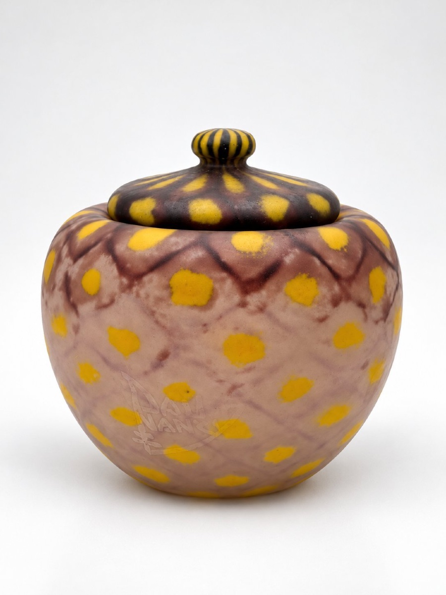 Daum Nancy – Rare Polychrome Lidded Box With A Lattice Pattern And Yellow Dots, Circa 1920-photo-3