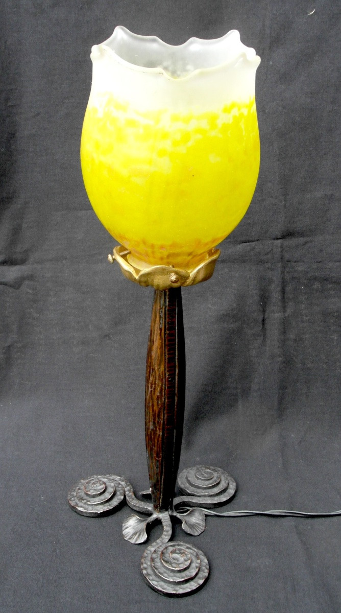 1900 Desk Lamp With Scalloped Daum Tulip And Wrought Iron Base, Galle Brandt Kiss Era-photo-3
