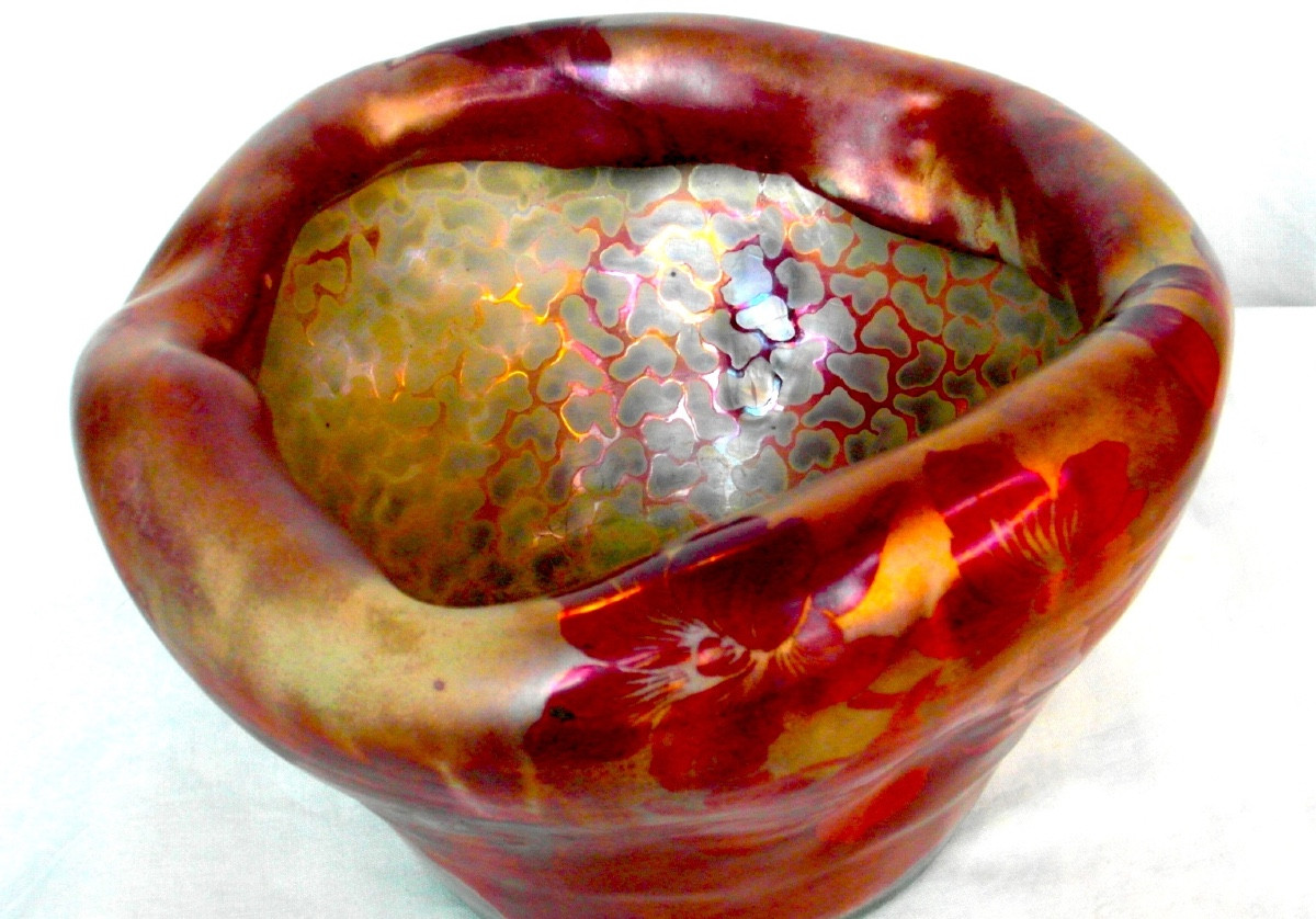 rare Vase 1900  Irisé Aux Bignones rouges Par E. Bussière, Era Daum Massier Montières 1900