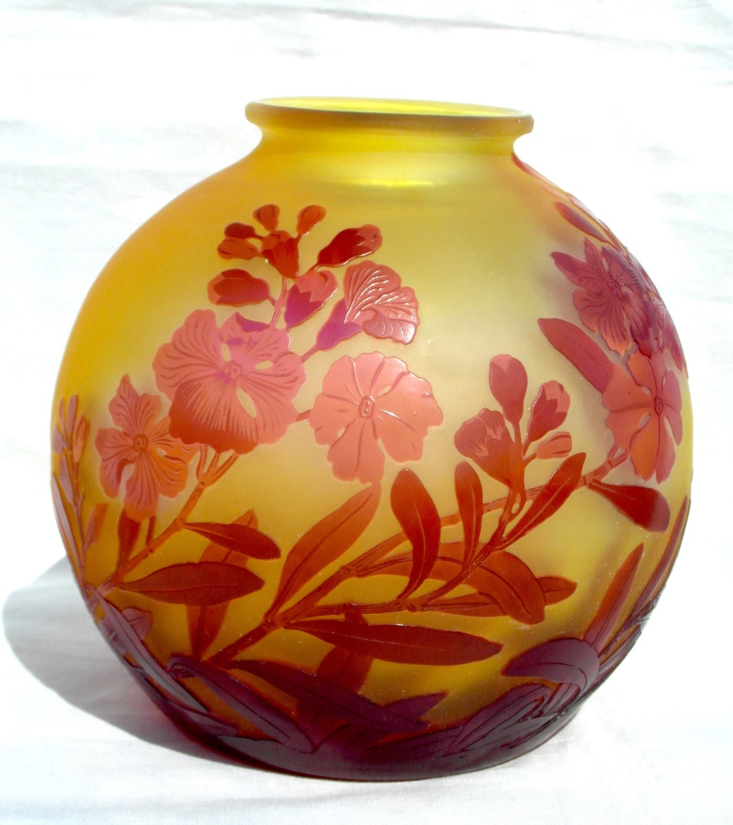 Ball Vase Decorated With Red And Pink Weigelias By Galle, Daum Era 1900-photo-2