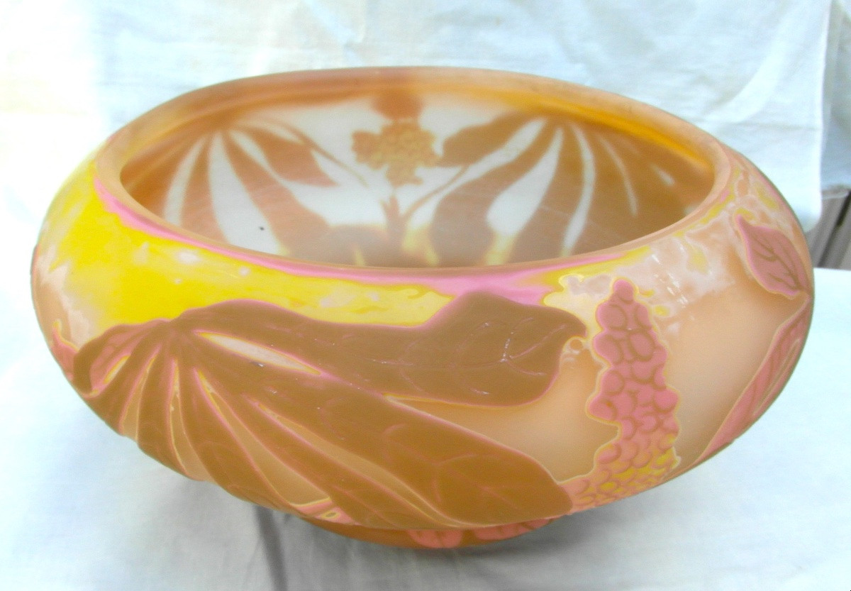 Large vase gravé (4 couches) aux marronniers par Gallé, rares couleurs, vers 1900, era daum -photo-3