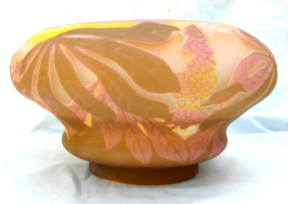 Large vase gravé (4 couches) aux marronniers par Gallé, rares couleurs, vers 1900, era daum 