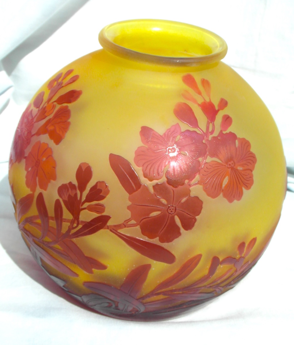 Ball-shaped Vase Decorated With Pink And Red Weigelas By Galle, Daum, Circa 1900, Art Nouveau-photo-1