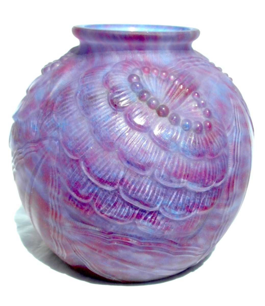 Vase art-déco en verre pressé-moule "chrysanthèmes Tokyo" par P. D'Avesn, era daum galle 1930-photo-2