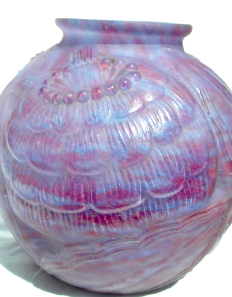 Vase art-déco en verre pressé-moule "chrysanthèmes Tokyo" par P. D'Avesn, era daum galle 1930-photo-3