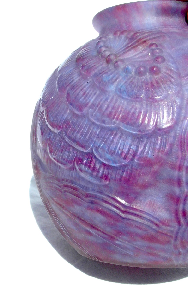 Vase art-déco en verre pressé-moule "chrysanthèmes Tokyo" par P. D'Avesn, era daum galle 1930-photo-4