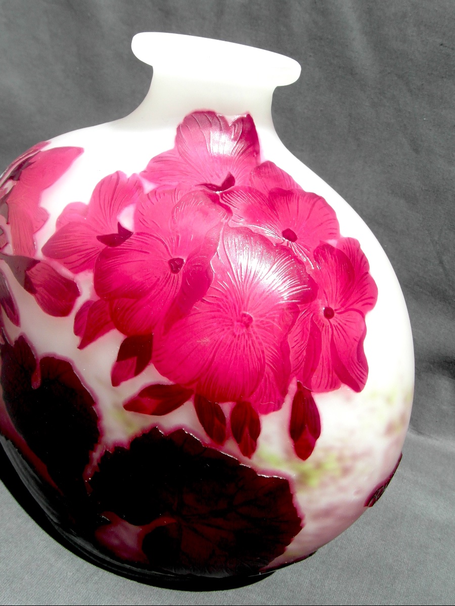 Engraved Vase With A Geranium Design By Delatte, In Perfect Condition, Formerly Daum Galle, 1900-photo-3