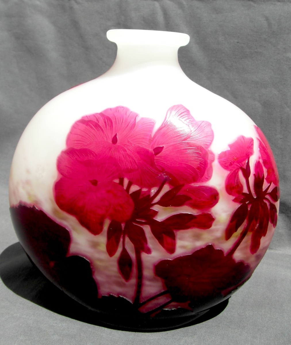 Engraved Vase With A Geranium Design By Delatte, In Perfect Condition, Formerly Daum Galle, 1900-photo-4