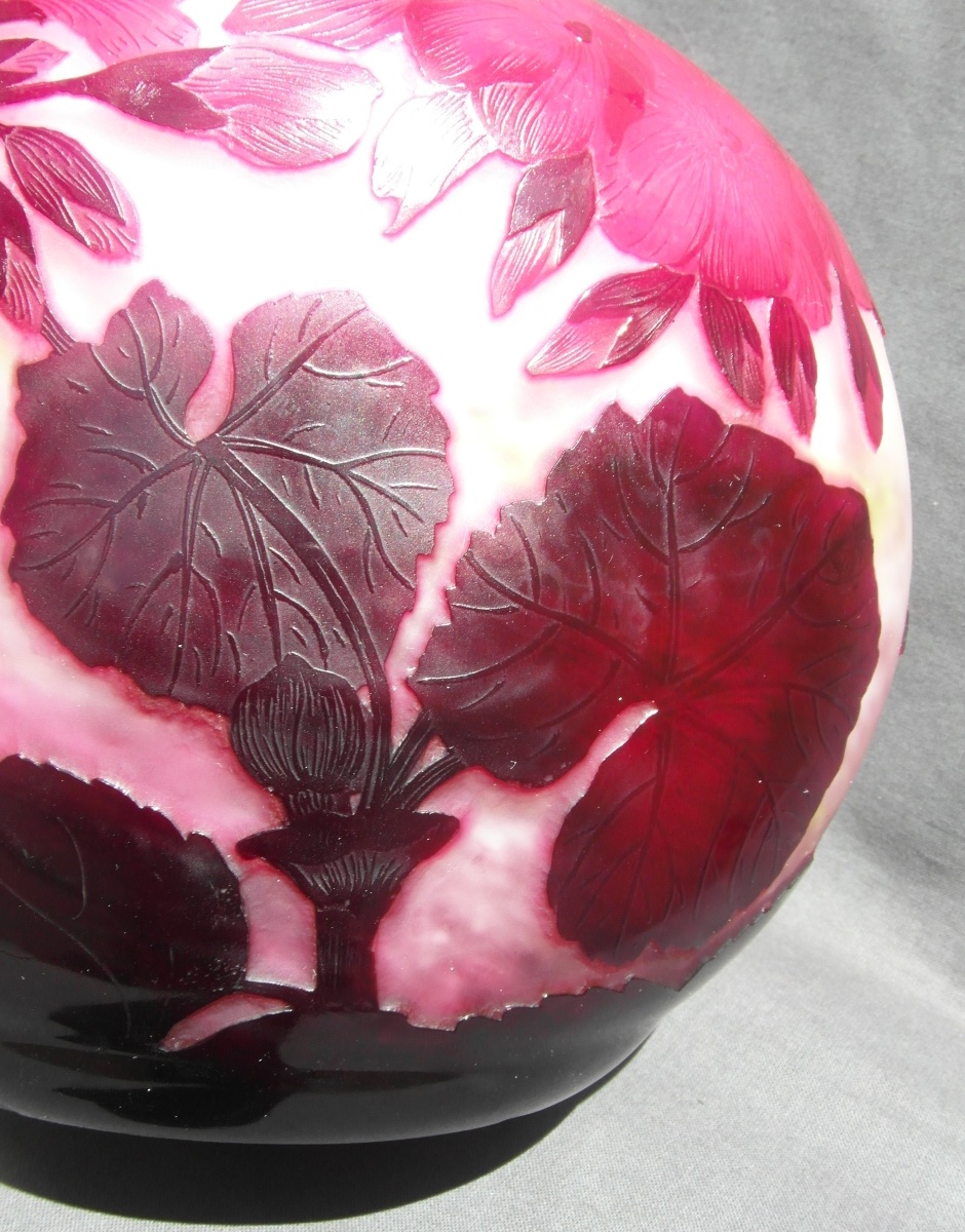 Engraved Vase With A Geranium Design By Delatte, In Perfect Condition, Formerly Daum Galle, 1900-photo-3