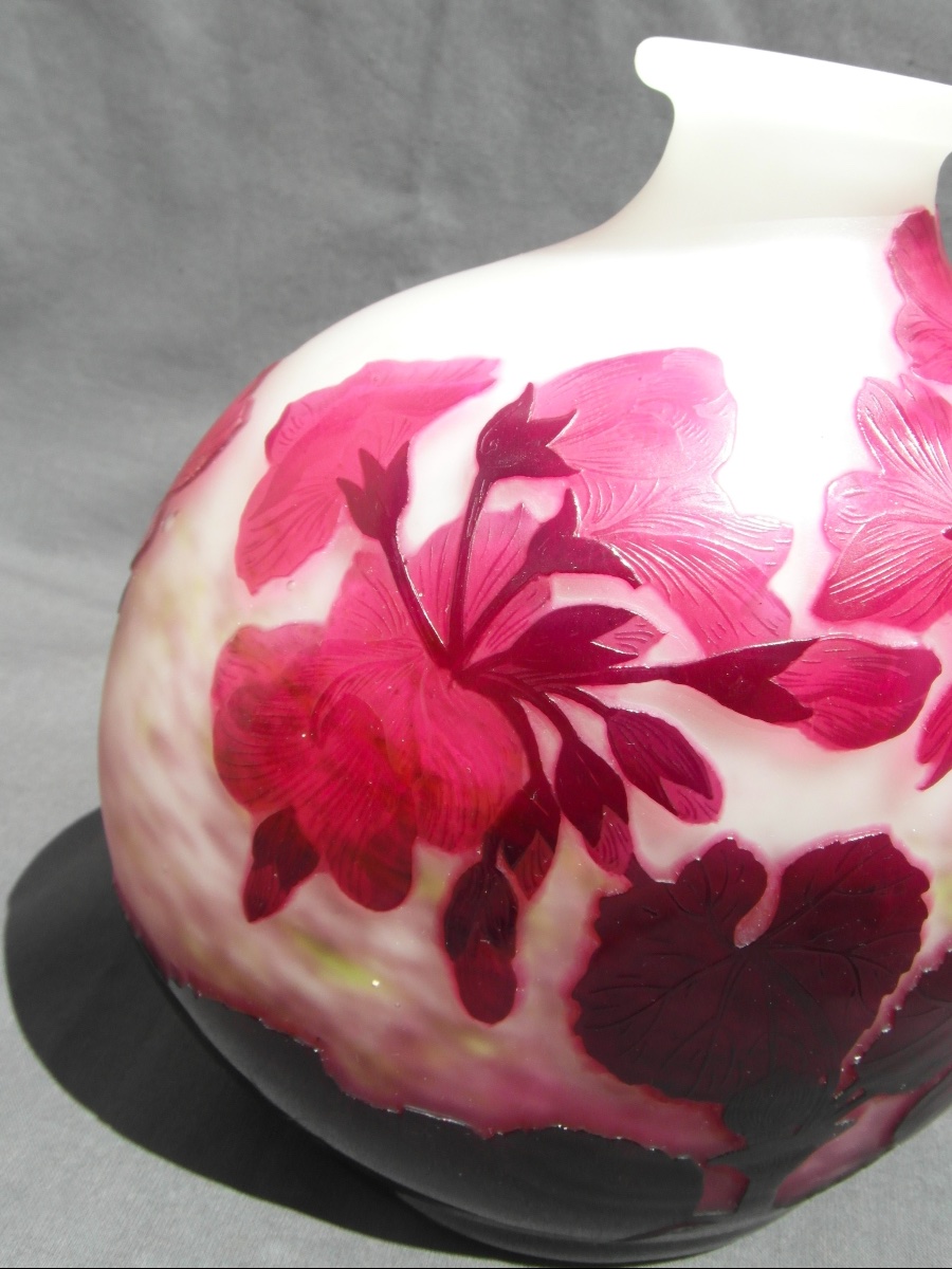 Engraved Vase With A Geranium Design By Delatte, In Perfect Condition, Formerly Daum Galle, 1900-photo-4