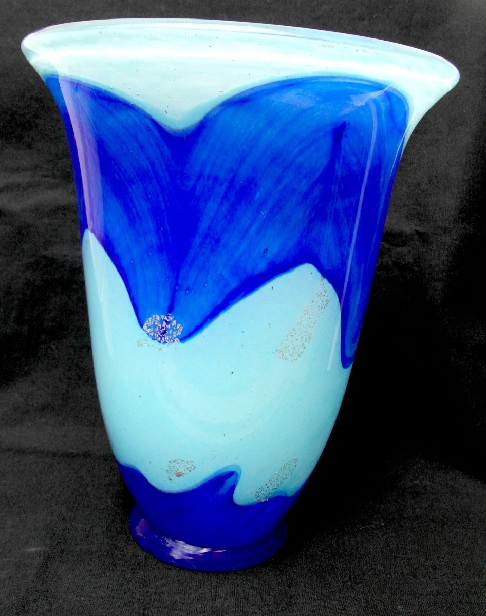 Large Art Deco Vase, With A Blue Band And Silver Spangles, By Delatte, From The Daum Galle Era 