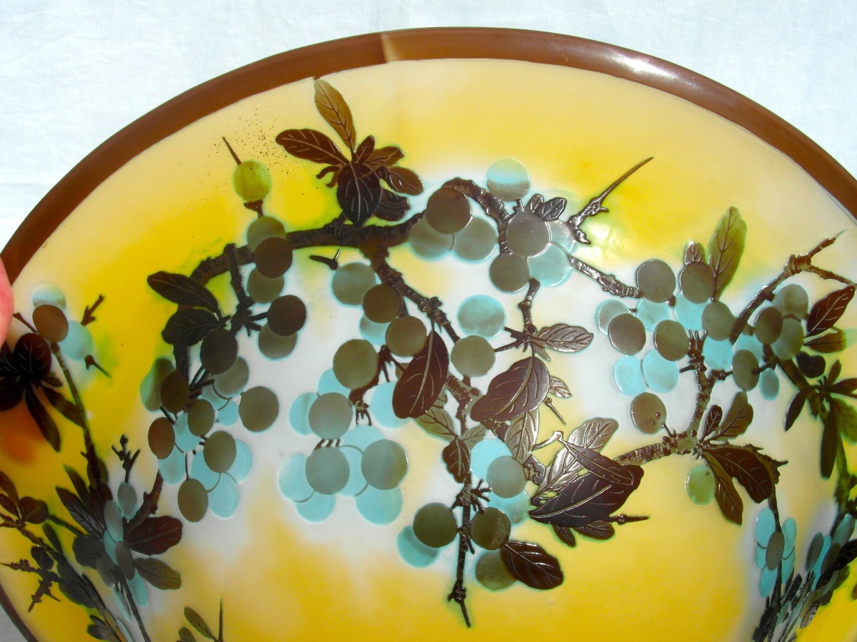 Lustre art-nouveau à décor de prunelles gravées, par Gallé, era Daum 1900-photo-4