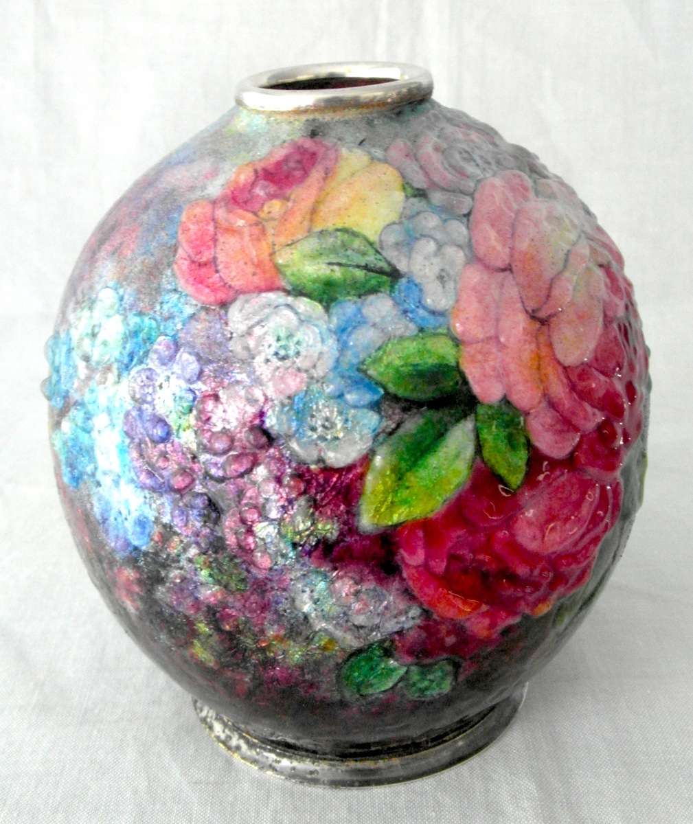 Vase boule "roses et myosotis" en émaux de limoges par Camille FAURE, era 1920 daum-photo-3