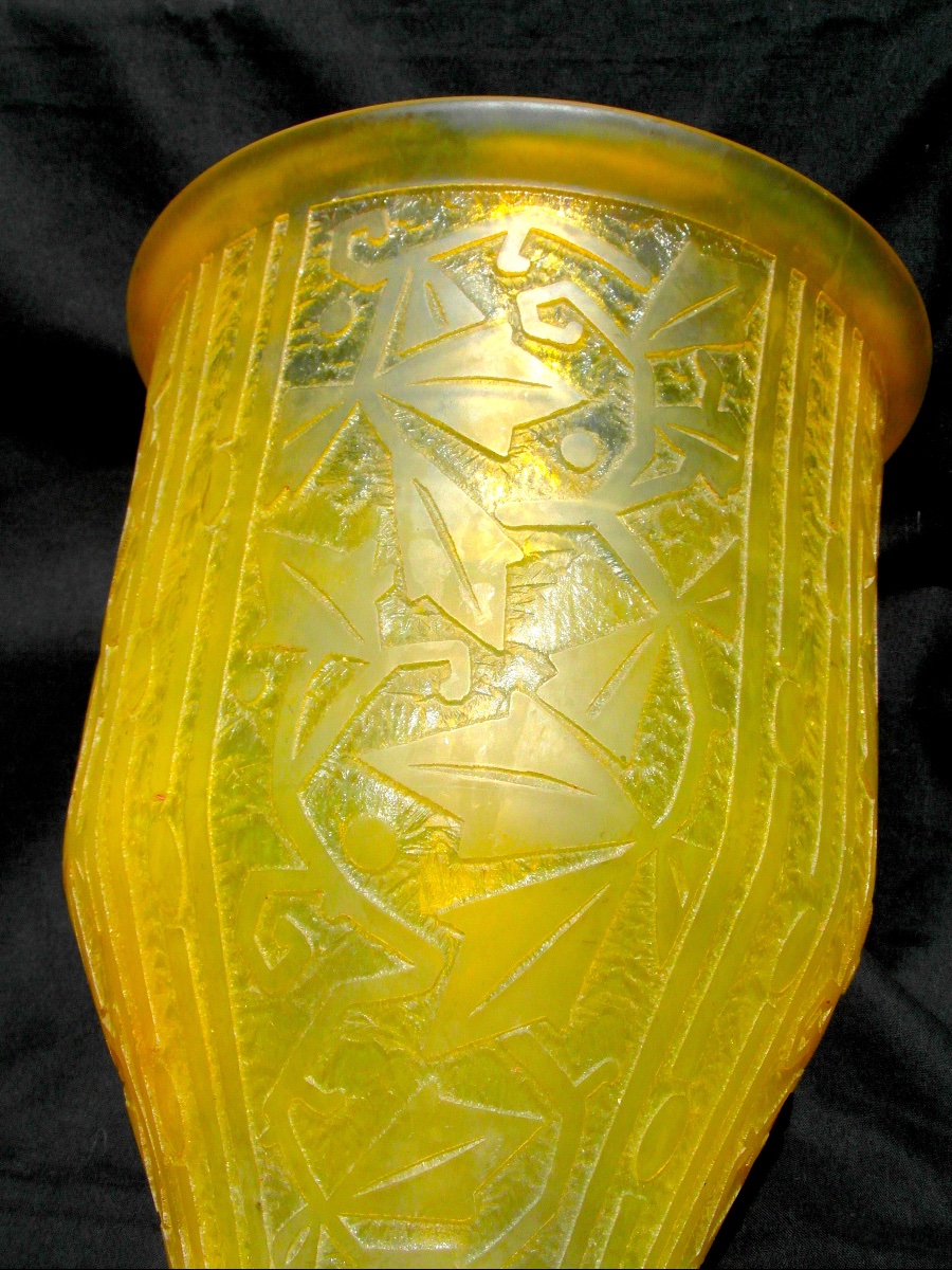 Large Daum Art Deco Vase With An Engraved "stylized Foliage" Design, Perfect, Era Galle 1925