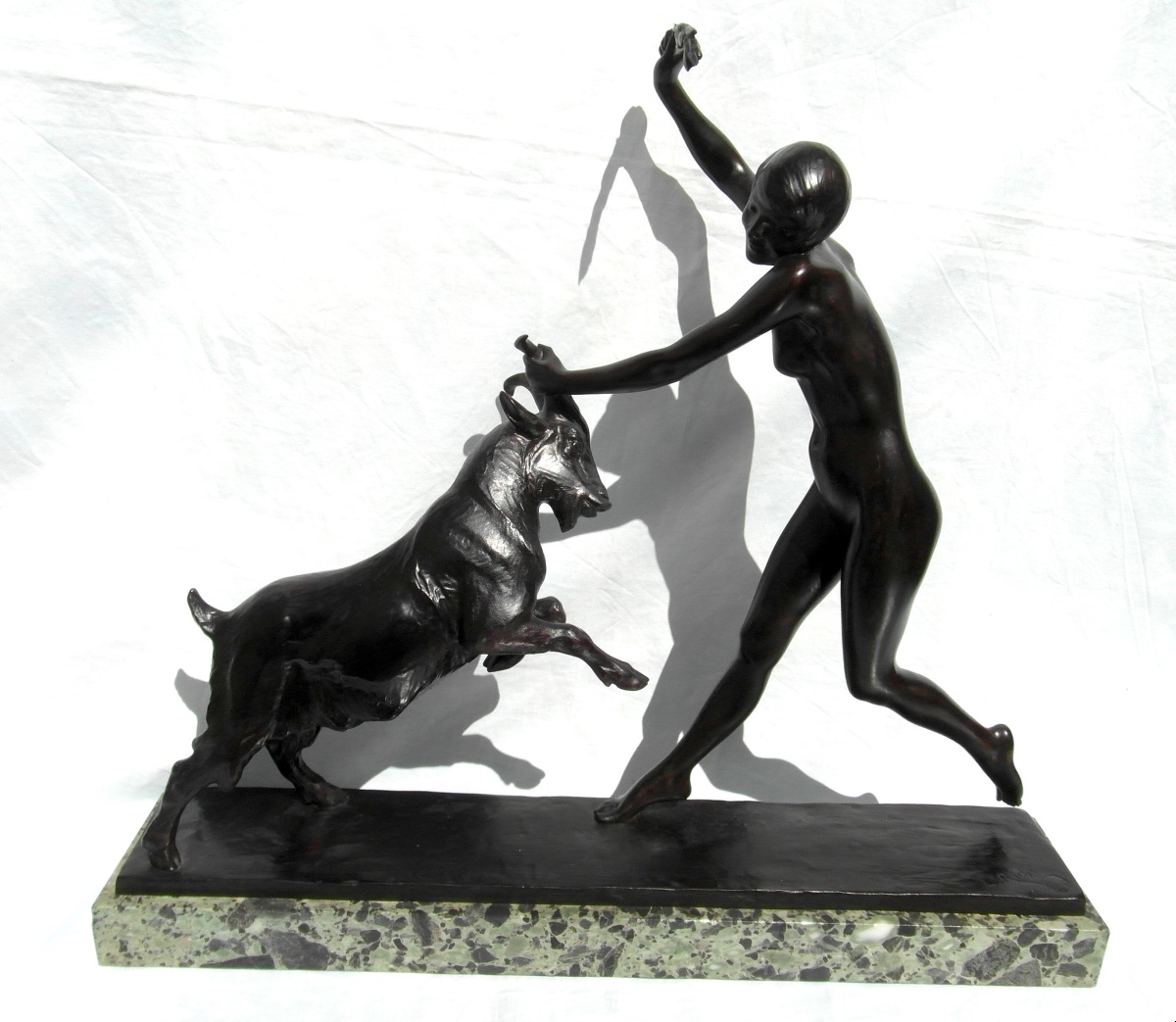 Grand bronze art-déco" "la beauté triomphe de la force" par L. Riché, era susse daum-photo-2