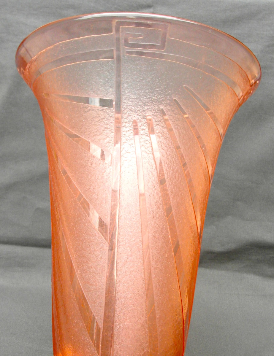 Grand vase art-déco gravé, modèle "louxor" par Schneider, Vers 1928-1930, era Daum Gallé