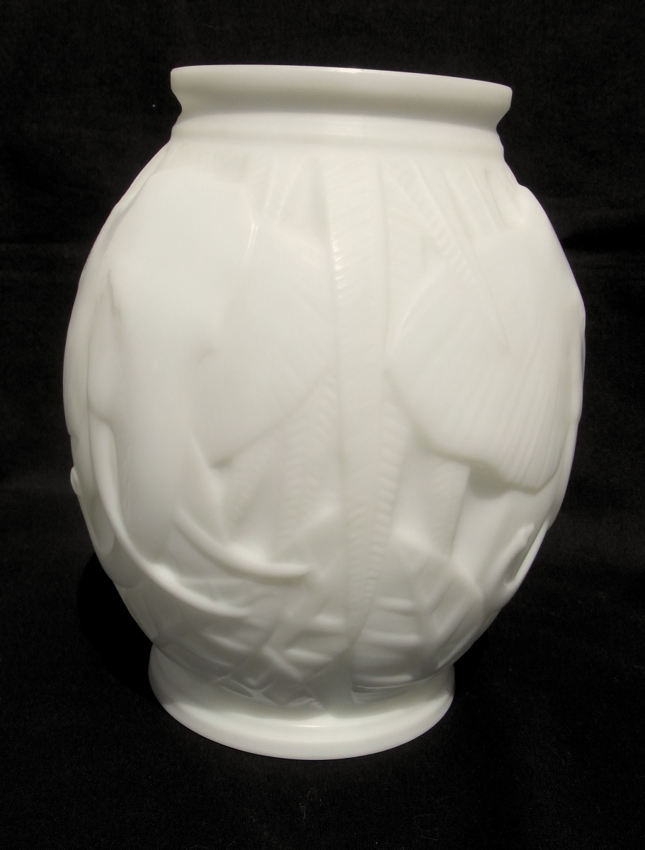 Vase art-déco aux Eléphants couleur ivoire par Pierre D'Avesn, era daum galle 1930-photo-3