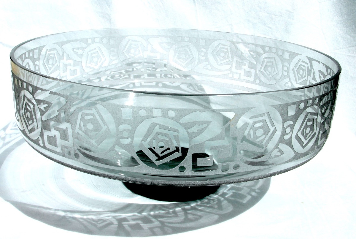 Large, Tall Goblet Engraved With Stylized Roses By Daum, Art Deco Era, Galle, 1925