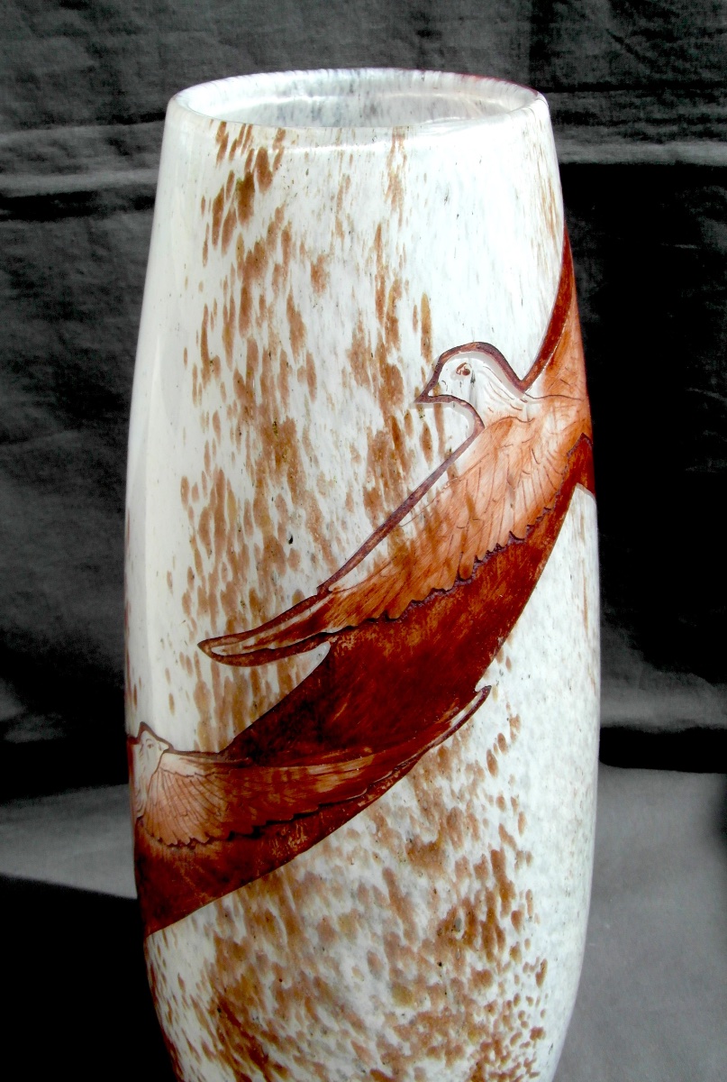 Paire de vase art-déco aux colombes par Legras, gravée, 38 cm, era daum galle 1920-photo-1
