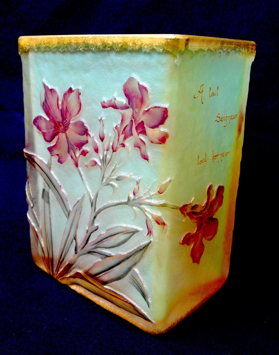 Large vase parlant à pans rectangulaires, décor aux jacinthes par DAUM, vers 1896, era Gallé-photo-2