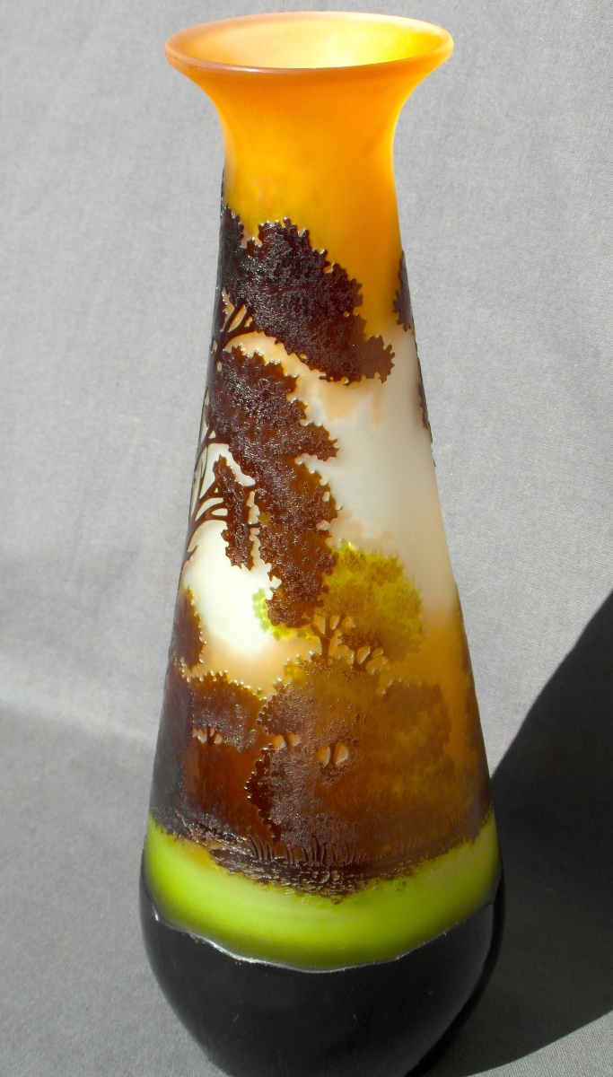 1900 Vase With Engraved Lake Landscape Design By Gallé, In Perfect Condition, 25 Cm, Daum Art Nouveau Era-photo-4