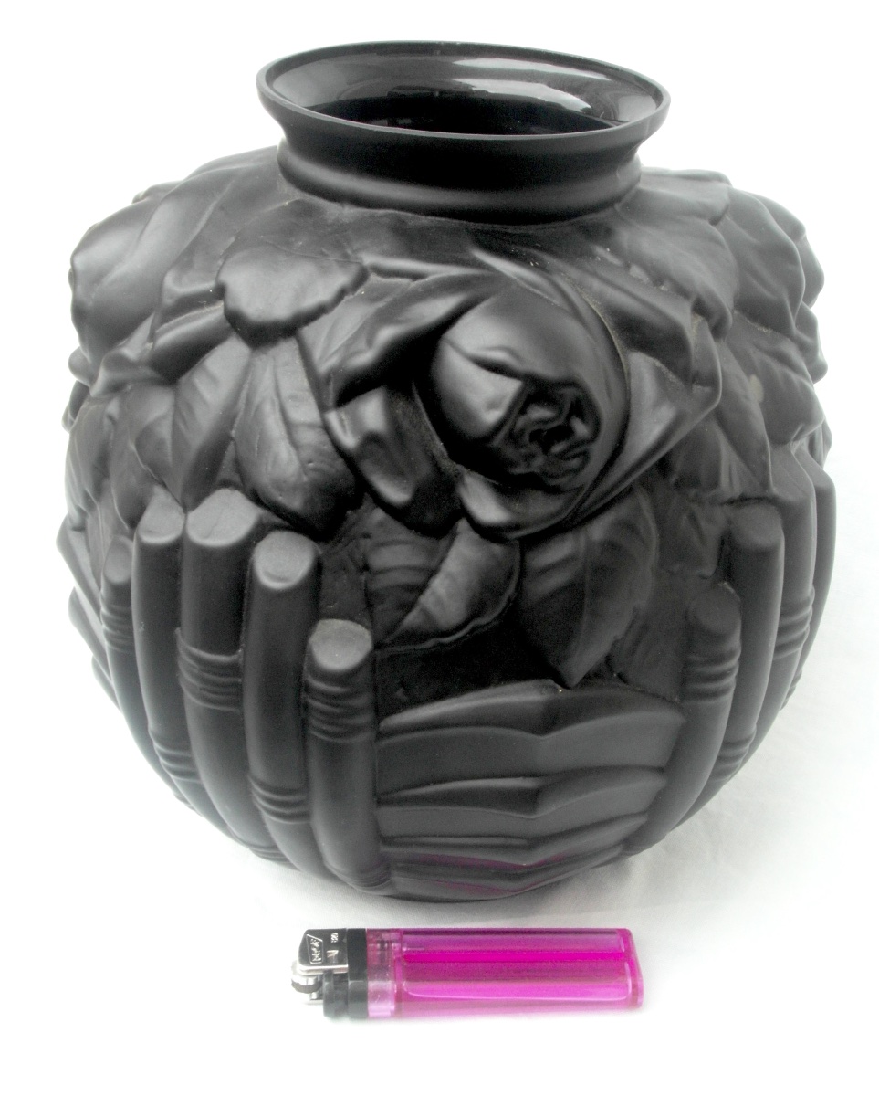 Art Deco "roses And Bamboo" Vase Made Of Pressed-molded Glass, 1930, From The Daum Galle d'Avesn Era-photo-1