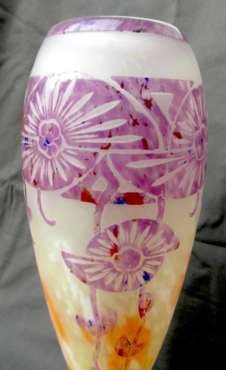 Large Schneider Vase, Signed "charder Le Verre Français," With An "ancolies" Design, Daum-galle, Circa 1920-photo-1