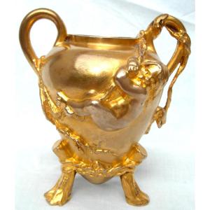Vase en bronze art-nouveau au chérubin sur une Liane par E. BARRIAS , Barbedienne fondeur