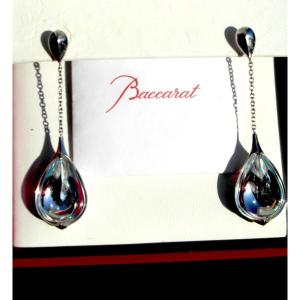 Paire de boucles d'oreilles forme goutte en argent et cristal par BACCARAT  modèle "psydelic"