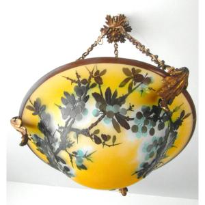 Lustre art-nouveau à décor de prunelles gravées, par Gallé, era Daum 1900