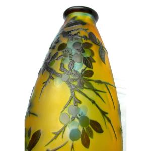 Grand vase 1900 à décor de prunelles par Gallé, parfait, 38 cm, era daum 1900 art-nouveau