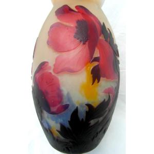 Vase aux anémones rouges par Muller, parfait, era Daum Gallé 1900